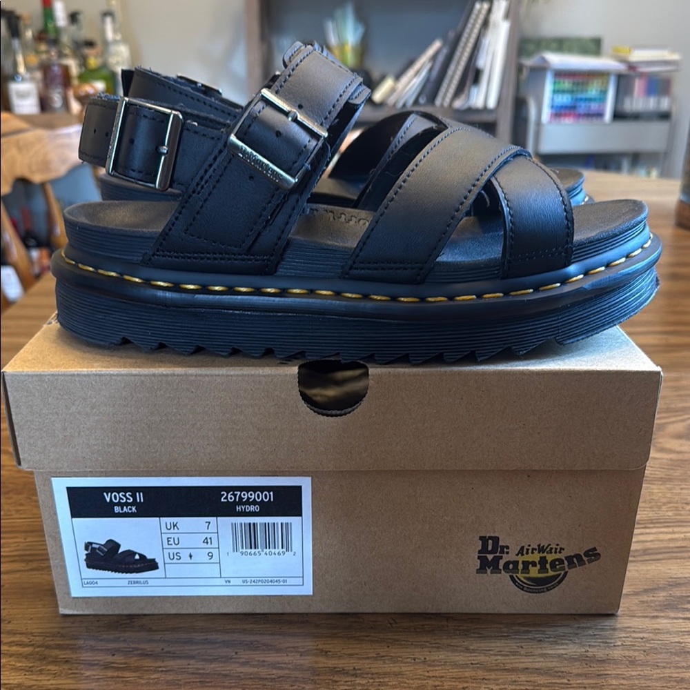 Dr. Martens Voss II sandal black size 9